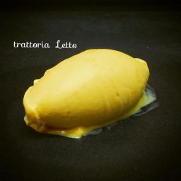 Gelato al mango /  マンゴージェラート